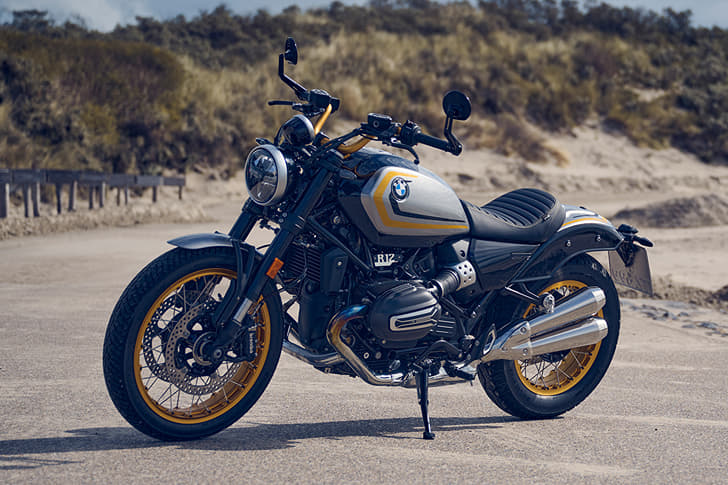 BMW R 12 photo