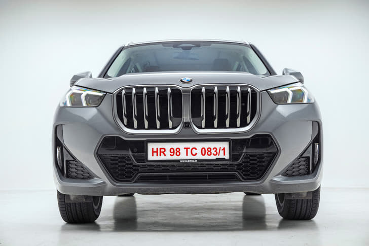 BMW X1 LWB photo