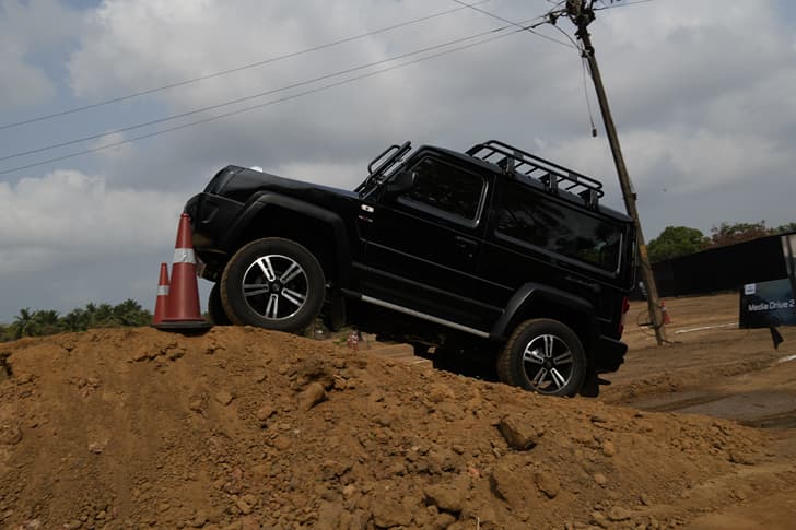 Force Gurkha 3 Door photo