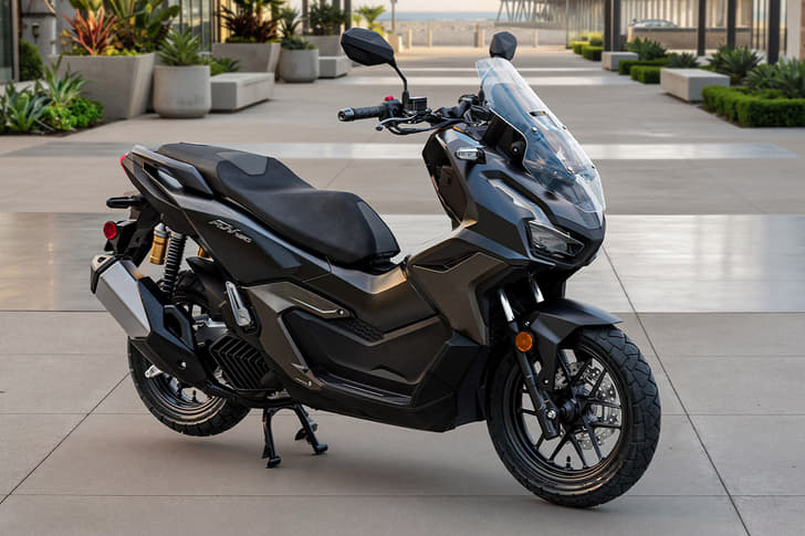 Honda ADV160 photo