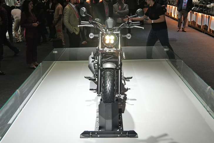 Honda Rebel 300 photo