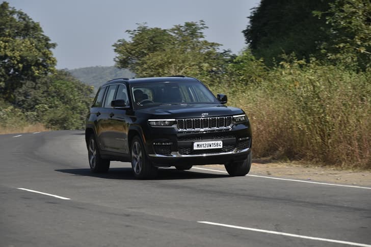 Jeep Grand Cherokee photo