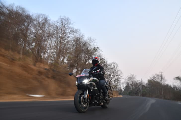 Kawasaki Ninja 1100SX photo