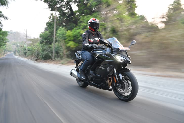 Kawasaki Ninja 1100SX photo