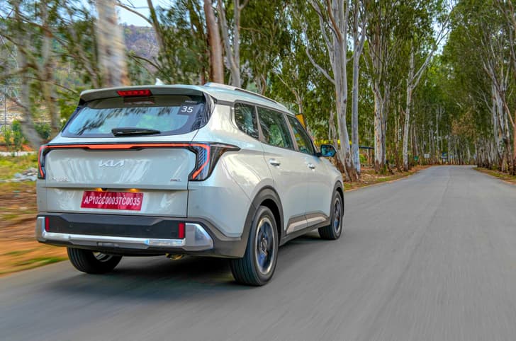 Kia Carens Clavis photo