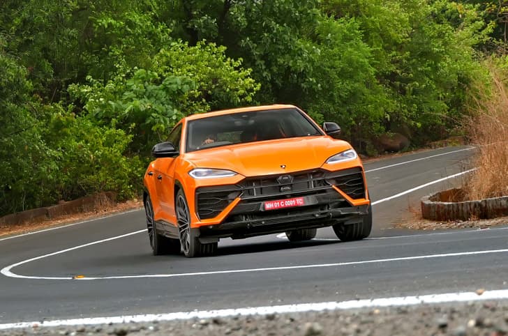 Lamborghini Urus photo