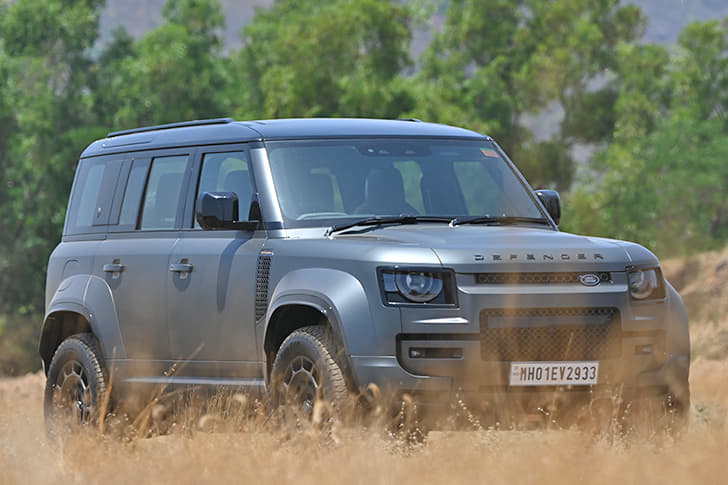Land Rover Defender photo