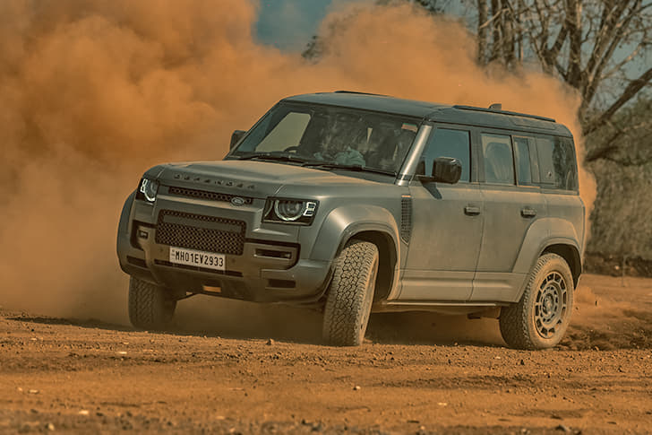 Land Rover Defender photo