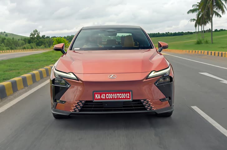 Lexus ES Electric photo