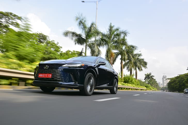 Lexus RX photo