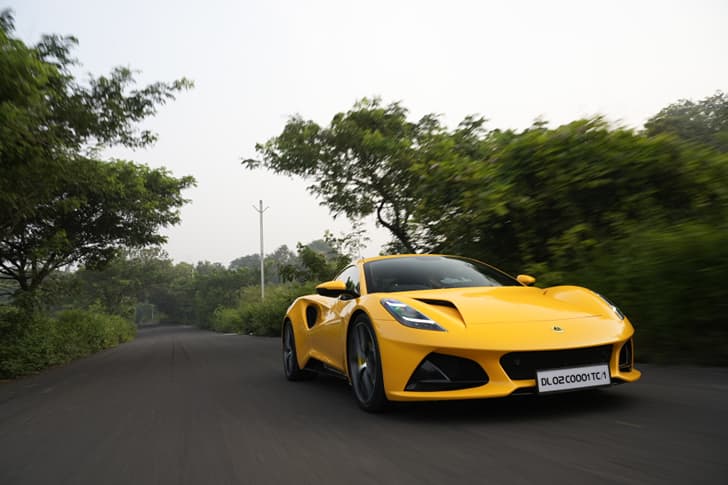 Lotus Emira photo