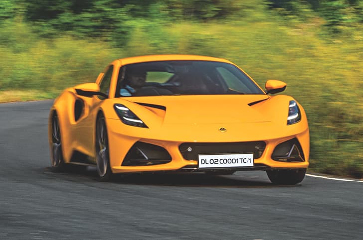 Lotus Emira photo