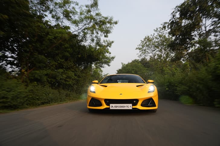 Lotus Emira photo
