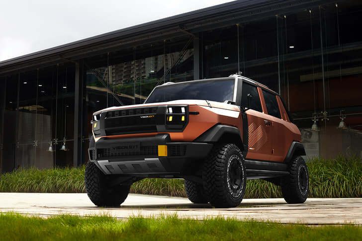 Mahindra Vision SXT photo