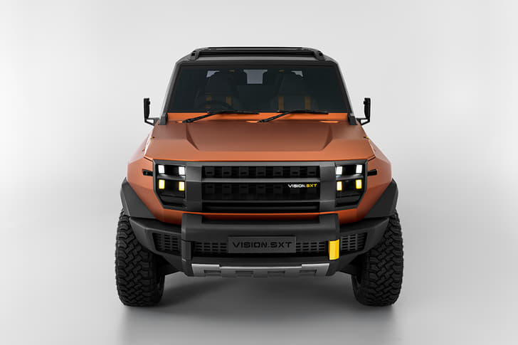 Mahindra Vision SXT photo