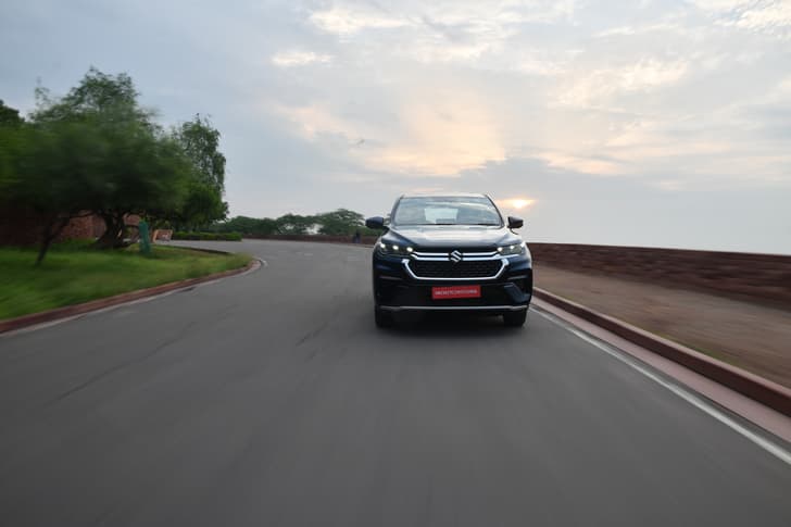 Maruti Suzuki Invicto photo