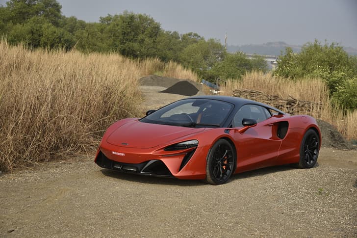 Mclaren Artura photo