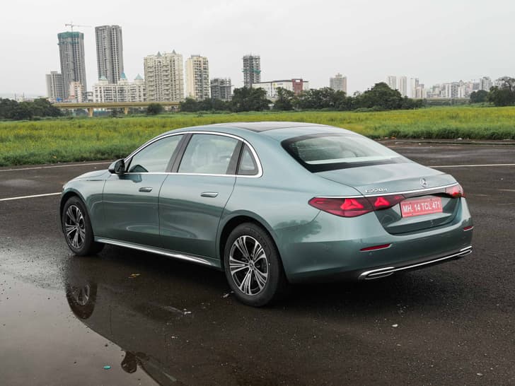 Mercedes-Benz E-Class photo