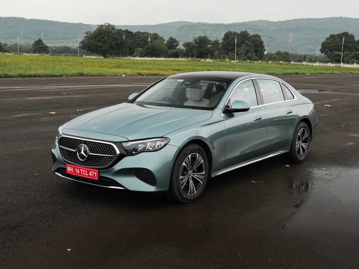 Mercedes-Benz E-Class photo