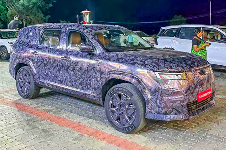 Nissan 7 Seat SUV photo