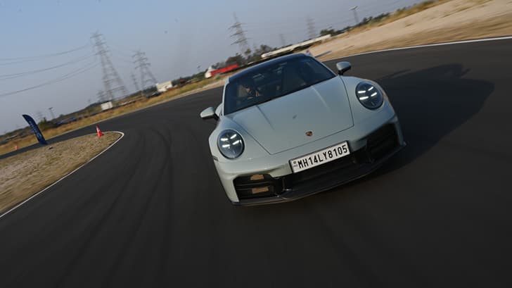 Porsche 911 photo