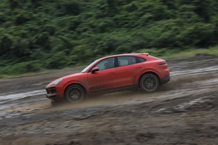 Porsche Cayenne Coupe photo
