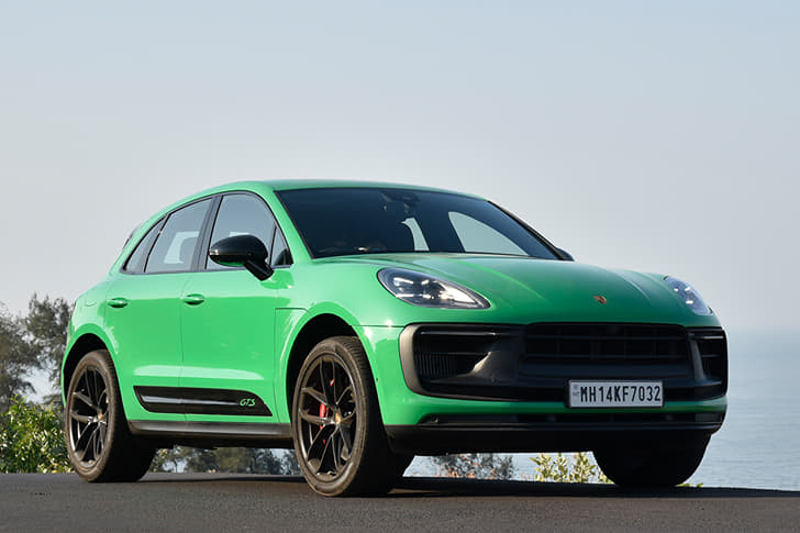 Porsche Macan photo