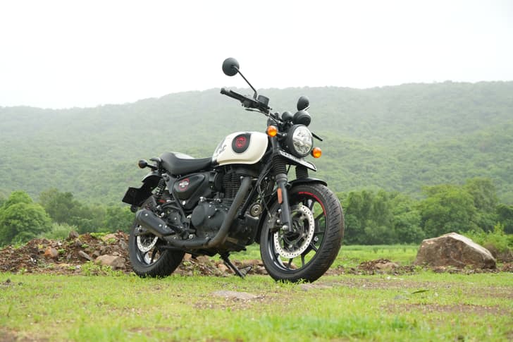 Royal Enfield Hunter 350 photo