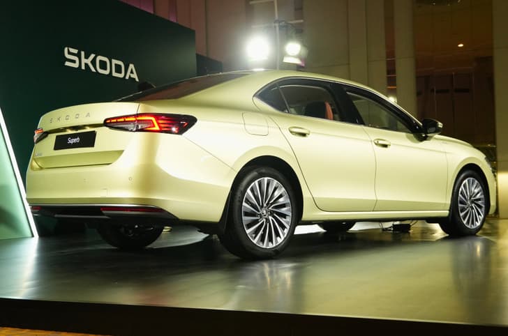 Skoda Superb photo