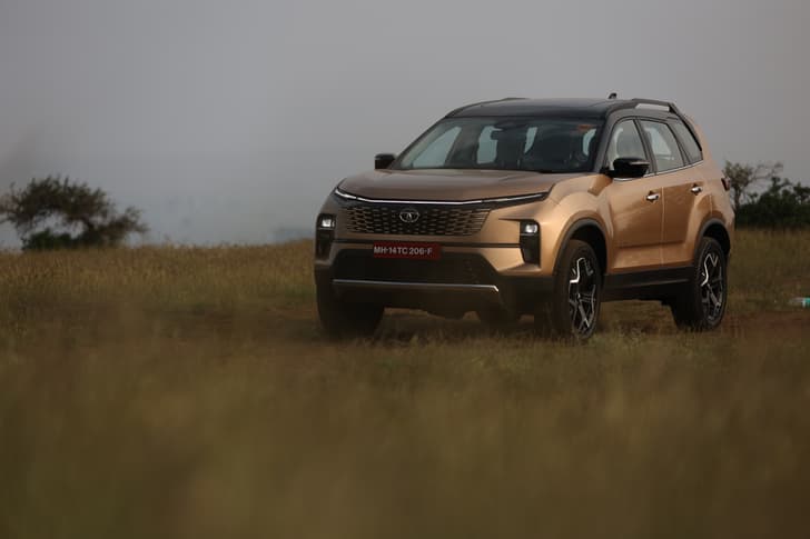 Tata Safari photo
