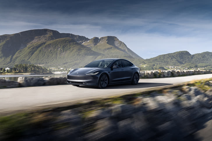 Tesla Model 3 photo