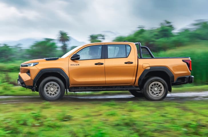 Toyota Hilux photo