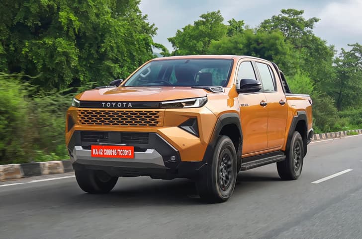 Toyota Hilux photo