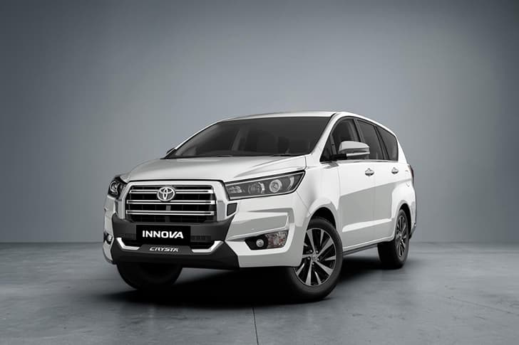 Toyota Innova Crysta photo