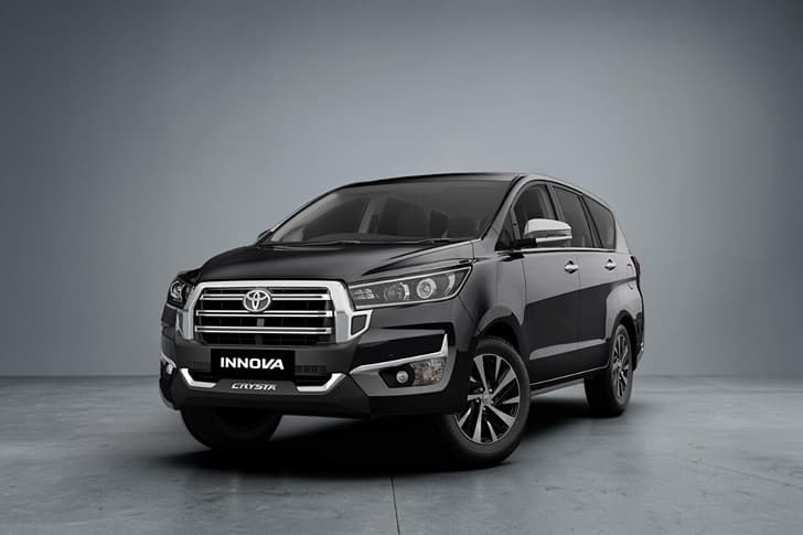 Toyota Innova Crysta photo