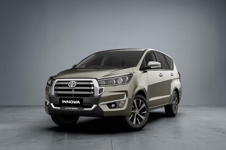 Toyota Innova Crysta photo