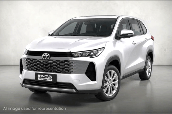 Toyota Innova HyCross facelift photo