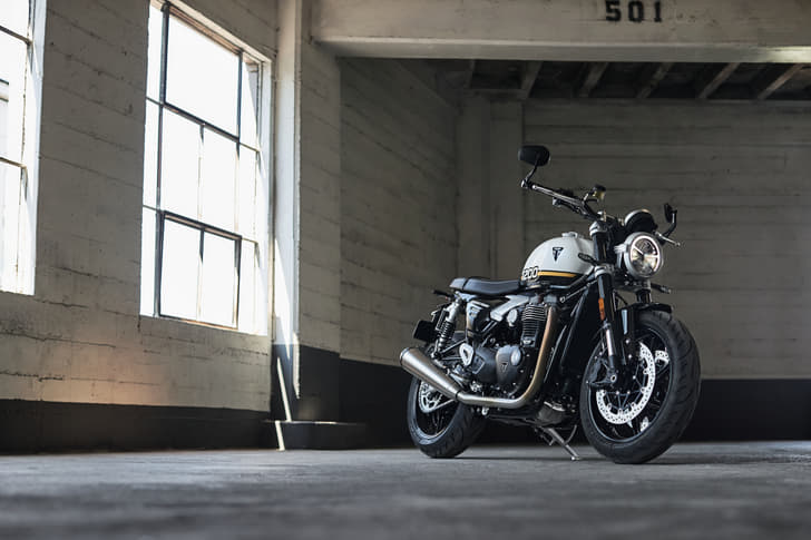 Triumph Speed Twin 1200 photo
