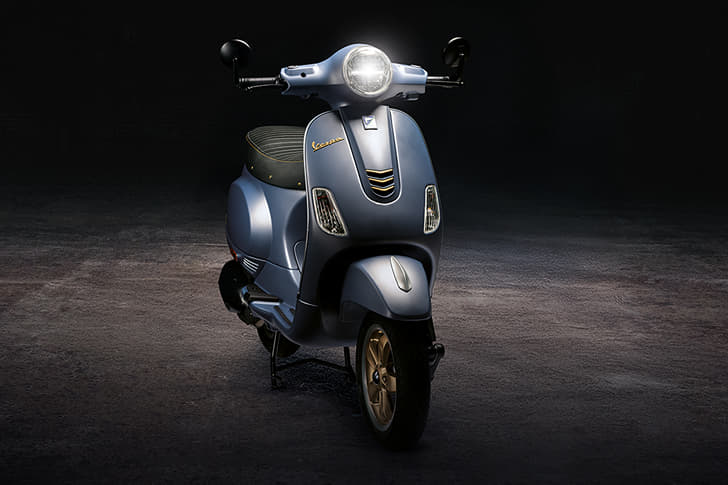 Vespa Officina 8 photo