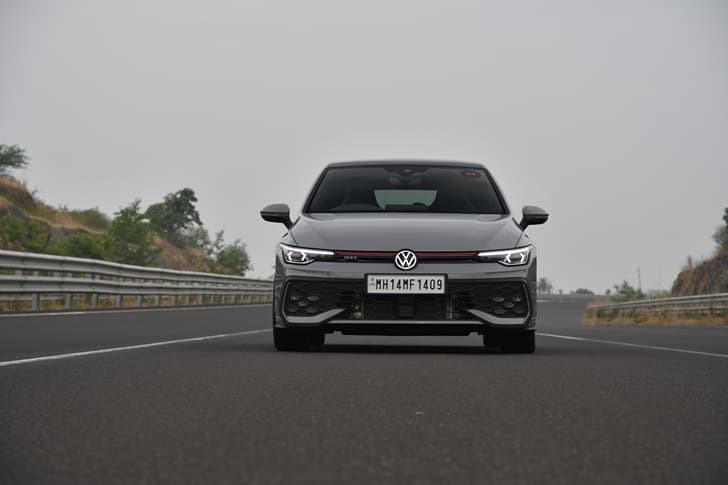 Volkswagen Golf photo