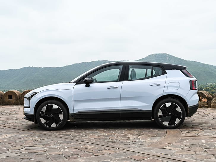 Volvo EX30 photo