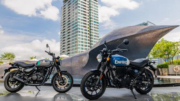 Metro variants of the Royal Enfield Hunter 350. (Royal Enfield)