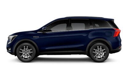 Mahindra XUV700 - Midnight Black