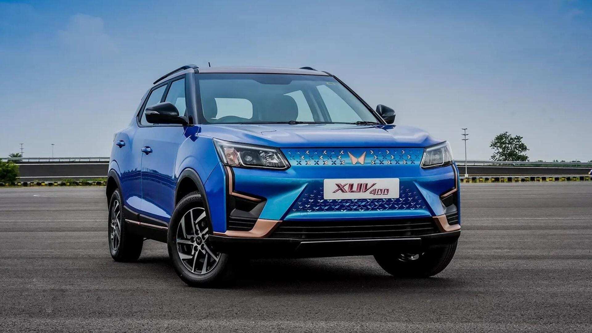 Mahindra delivers XUV400 with missing features, buyer feels cheated