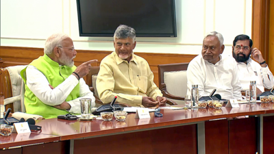 BJP in talks with allies for govt formation, NDA MPs likely to meet today: Top developments