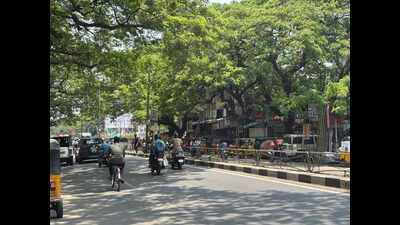 Encroachments and illegal parking on anna nagar pavements cause chaos for pedestrians and residents.
