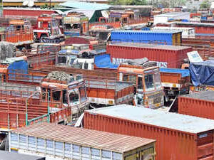 Karnataka truckers’ strike continue as talks with chief minister Siddaramaiah fail