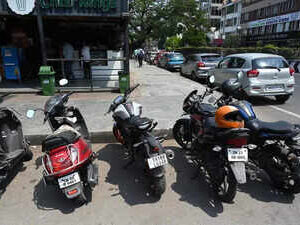 100 traffic marshals to curb encroachments and double parking menace in Anna Nagar