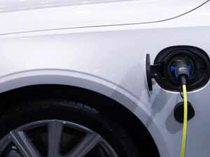 How to maintain your electric car for long-term use: Simple tips