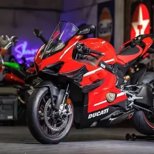 Ducati’s Desmosedici Stradale R 1100 Engine is a Masterpiece